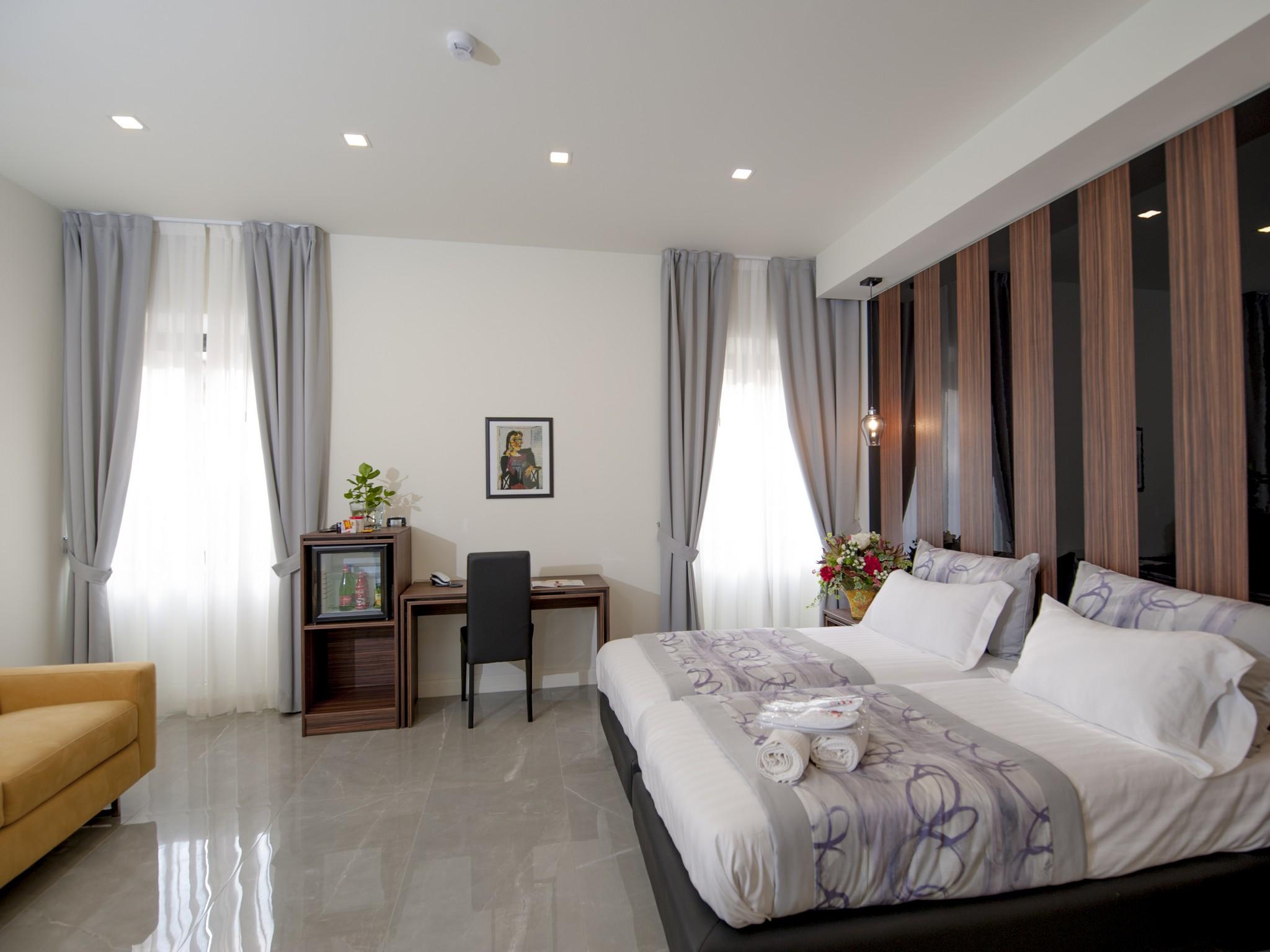 ปาลัซโซ ฟิเรนเซ Hotel เนเปิลส์ ภายนอก รูปภาพ