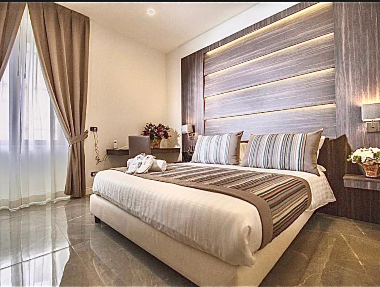 ปาลัซโซ ฟิเรนเซ Hotel เนเปิลส์ ภายนอก รูปภาพ